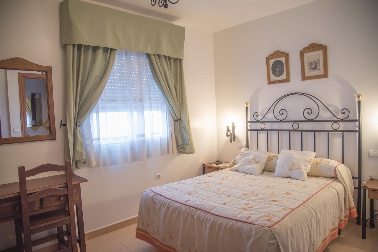 Hostal Dp El Pilar Monesterio Luaran gambar